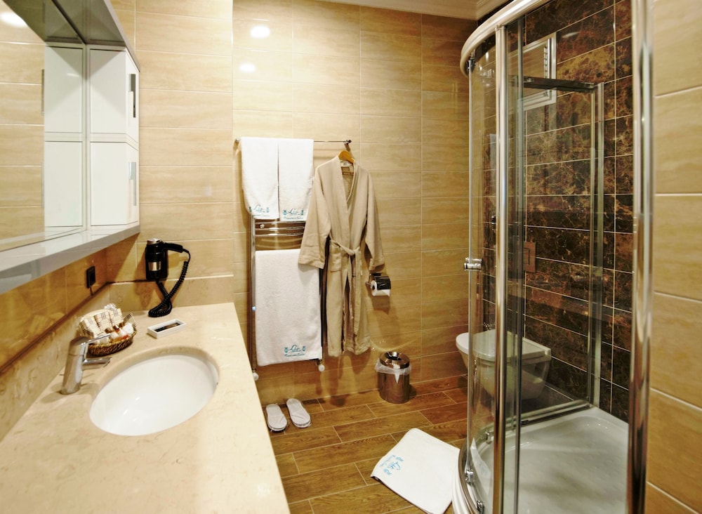 Lir Residence Suites 16/43