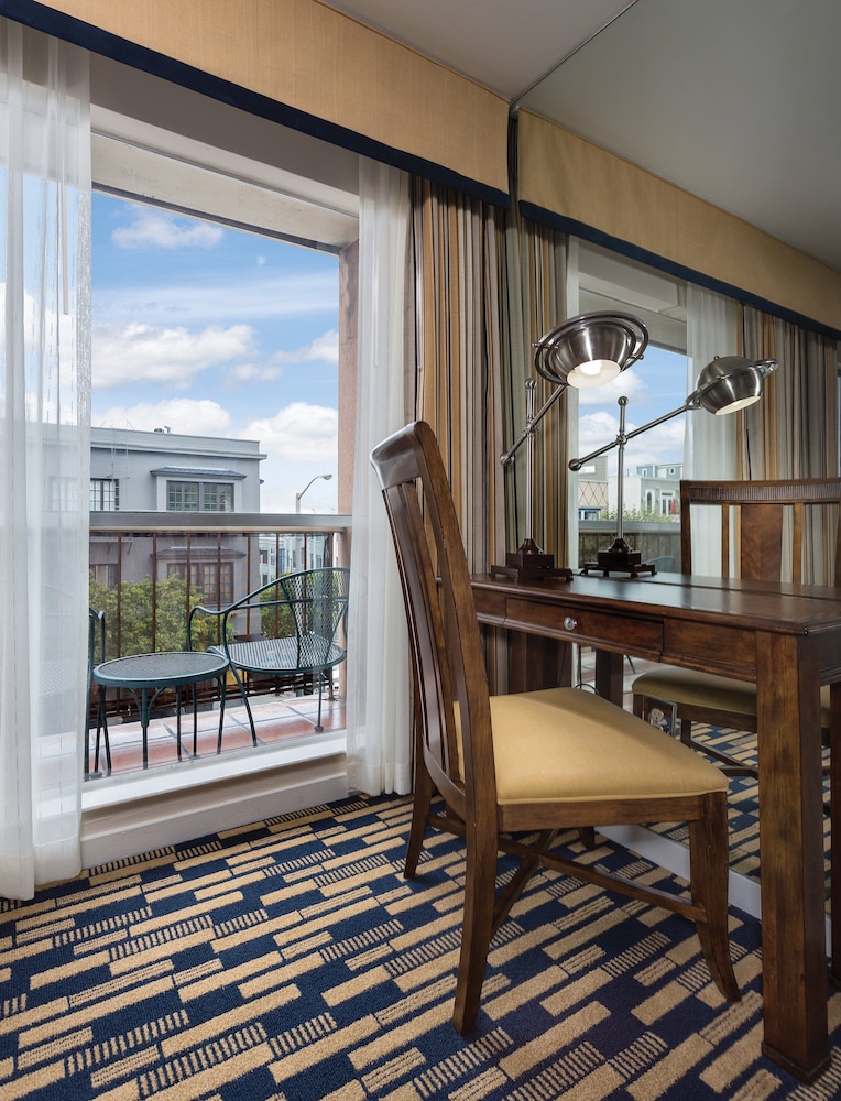 Suites At Fishermans Wharf 12/30