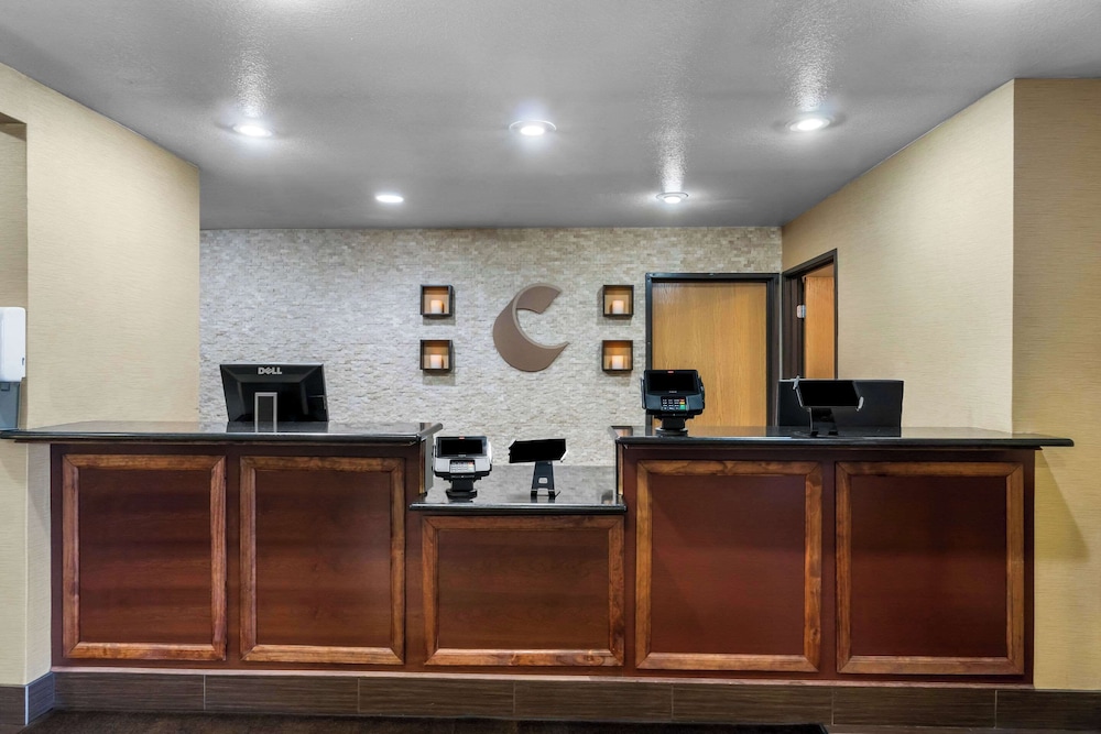 Comfort Inn & Suites Greeley, CO 6/54