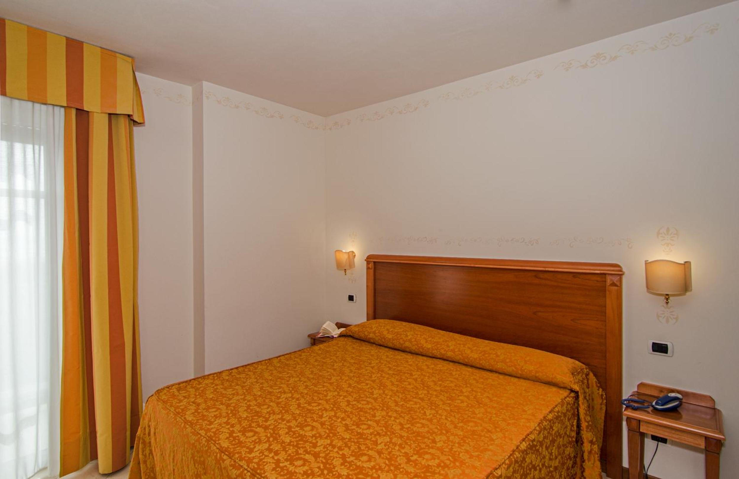 HOTEL VILLA OMBROSA 22/52