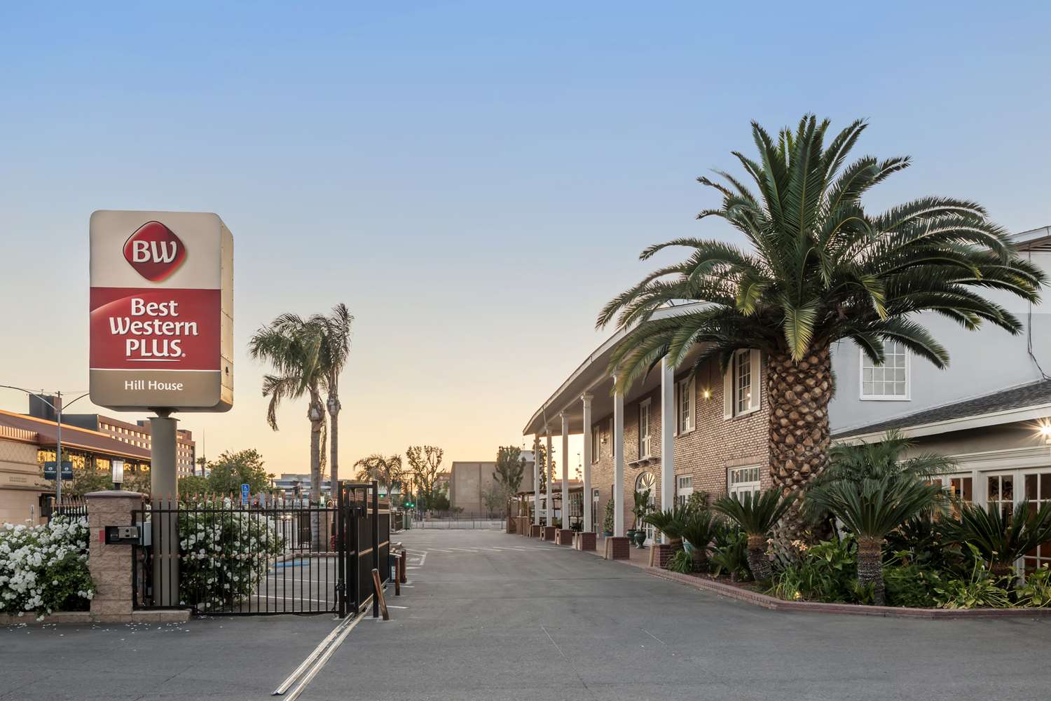Best Western Plus Hill House 39/43