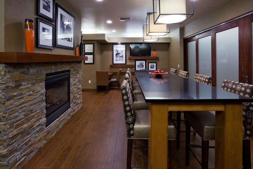HAMPTON INN MITCHELL 25/38