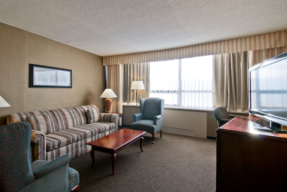 Chateau Lacombe Formerly Crowne Plaza Chateau Lacombe 36/67