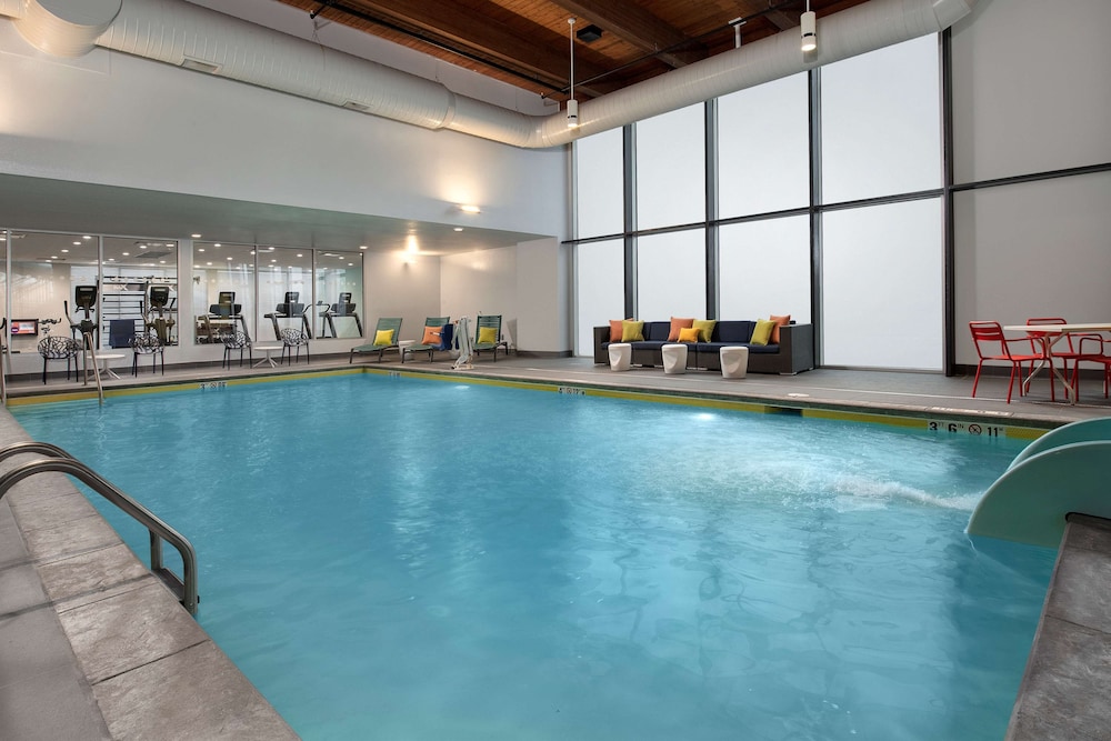 Hampton Inn Suites Rapid City Rushmore Sd 25/48