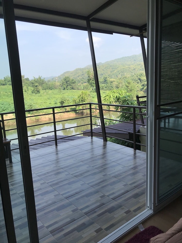 Kwainoy Riverpark & Resort 32/64