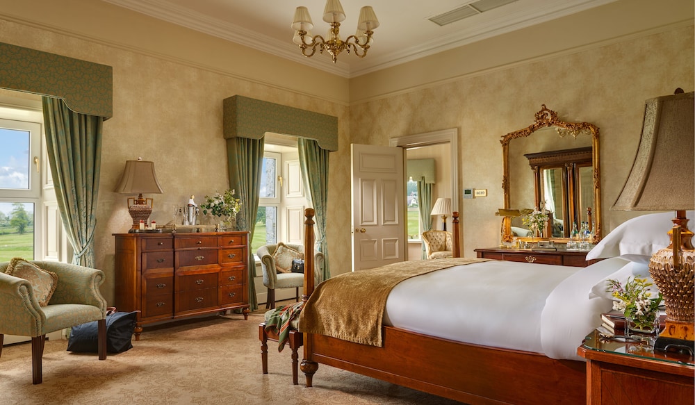 GRAND, SUITE, KING BED