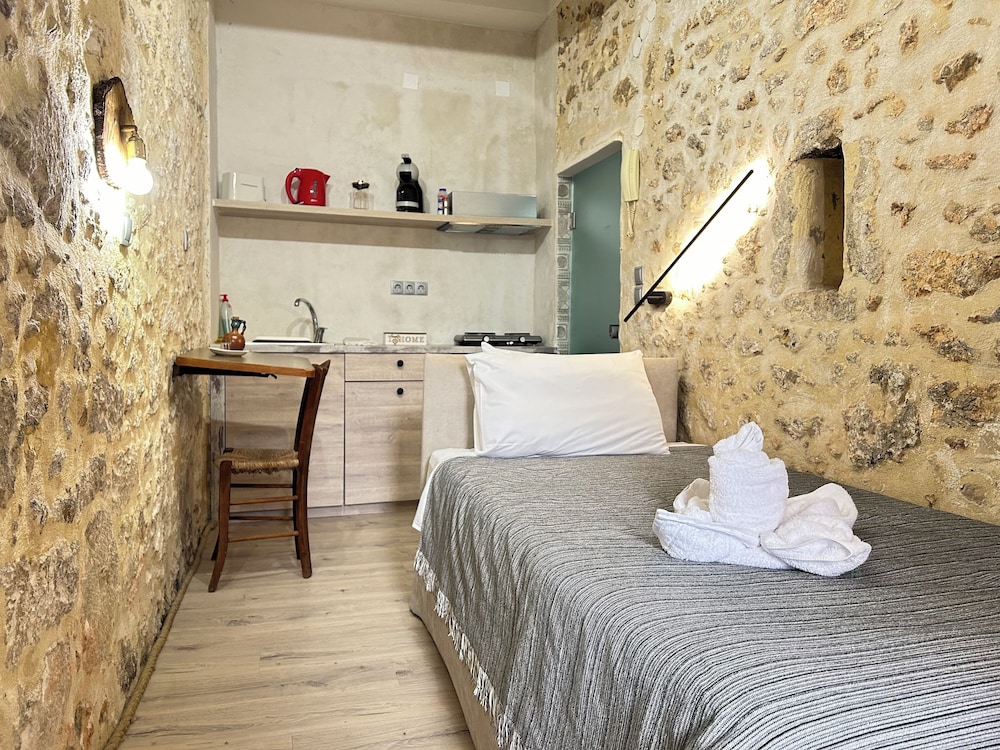 ECONOMY, SINGLE, SINGLE BED, KITCHENETTE, GARDEN AREA