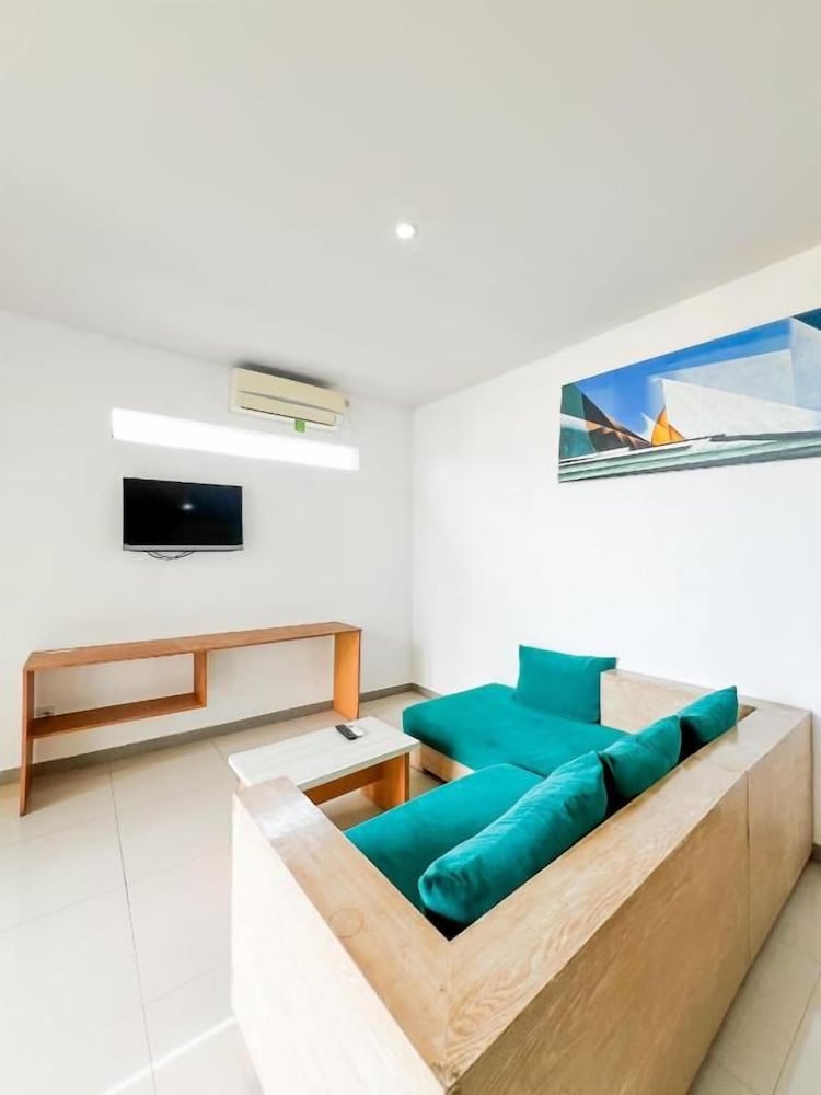 Apple Suite Apartment 40/56