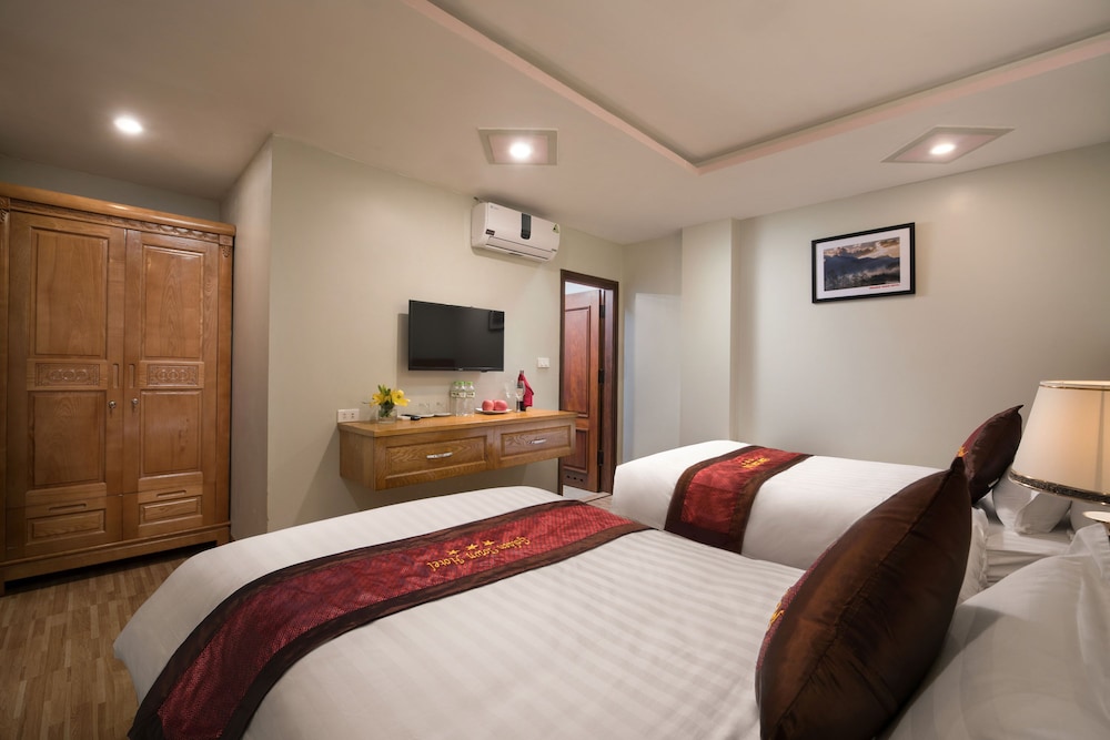 Golden Town Hotel 5/39