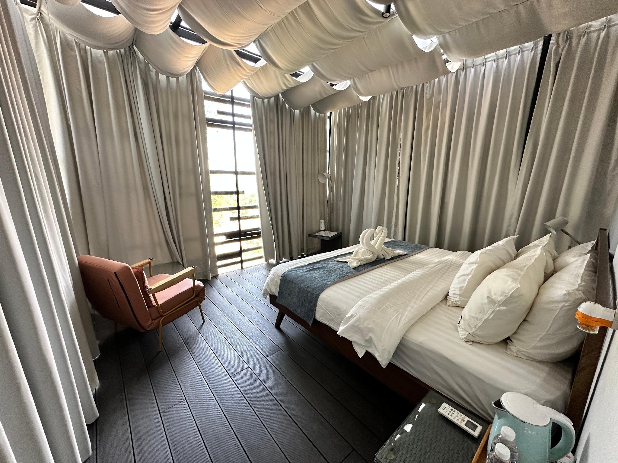 Suite, Beach Front