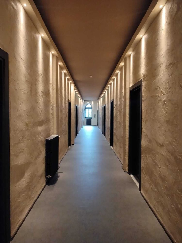 Hostel 7 Santi 46/50