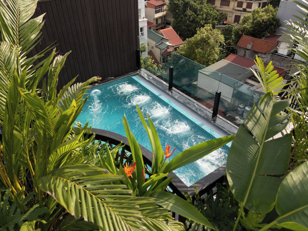 Hanoi Emerald Waters Hotel Spa 68/73