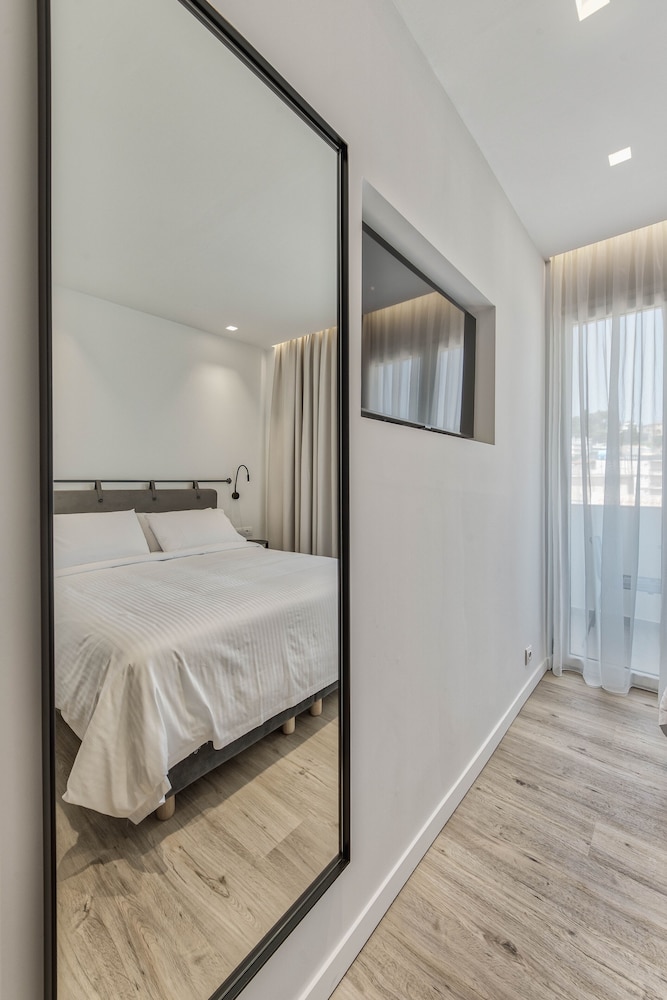 Bitzaro Hotel 14/50