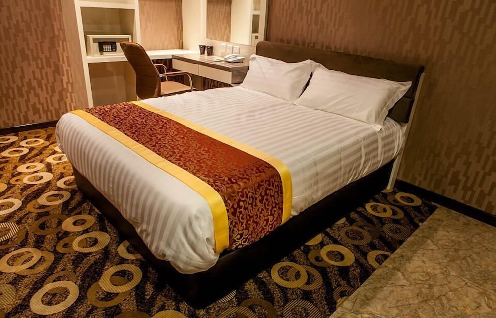 Golden Valley Hotel 24/46