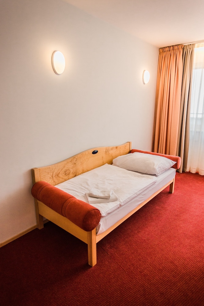 Hotel SET 25/68