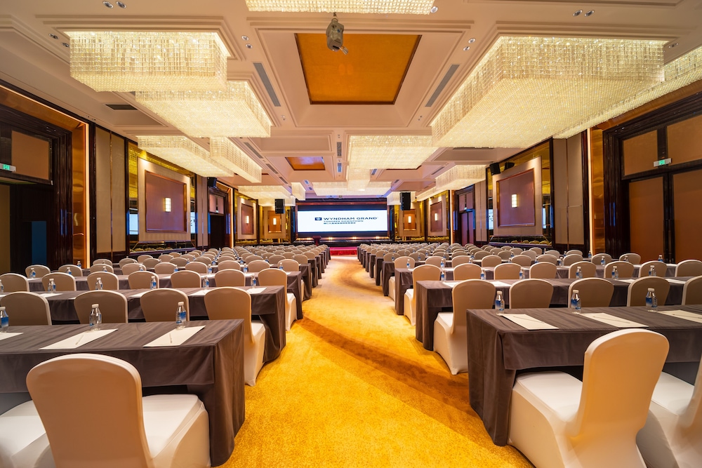 Wyndham Grand Tongren Downtown Hotel 48/56