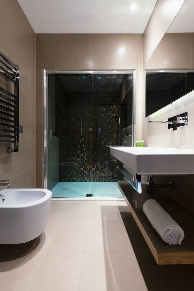 غرفة سوبيريور بسريرين منفصلين، Mokinba Hotel Baviera 6/8