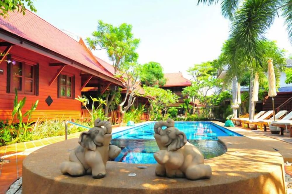 Ruen Kanok Thai House 26/33