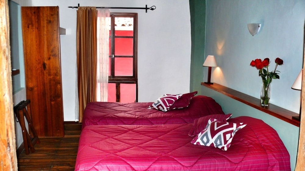Casa De Las Rosas 33/63
