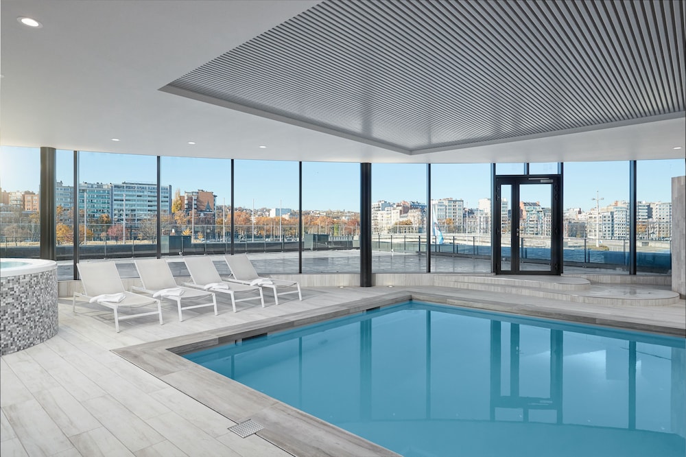 swimming pool spa