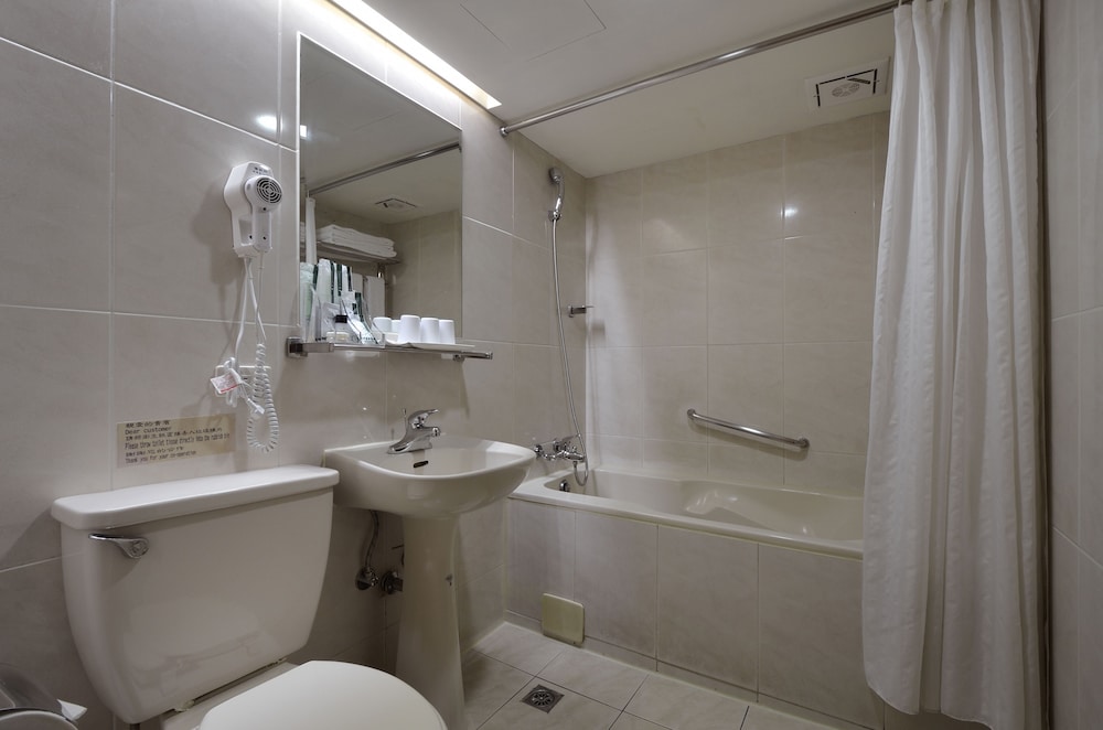 Toong Mao Evergreen Hotel 36/40