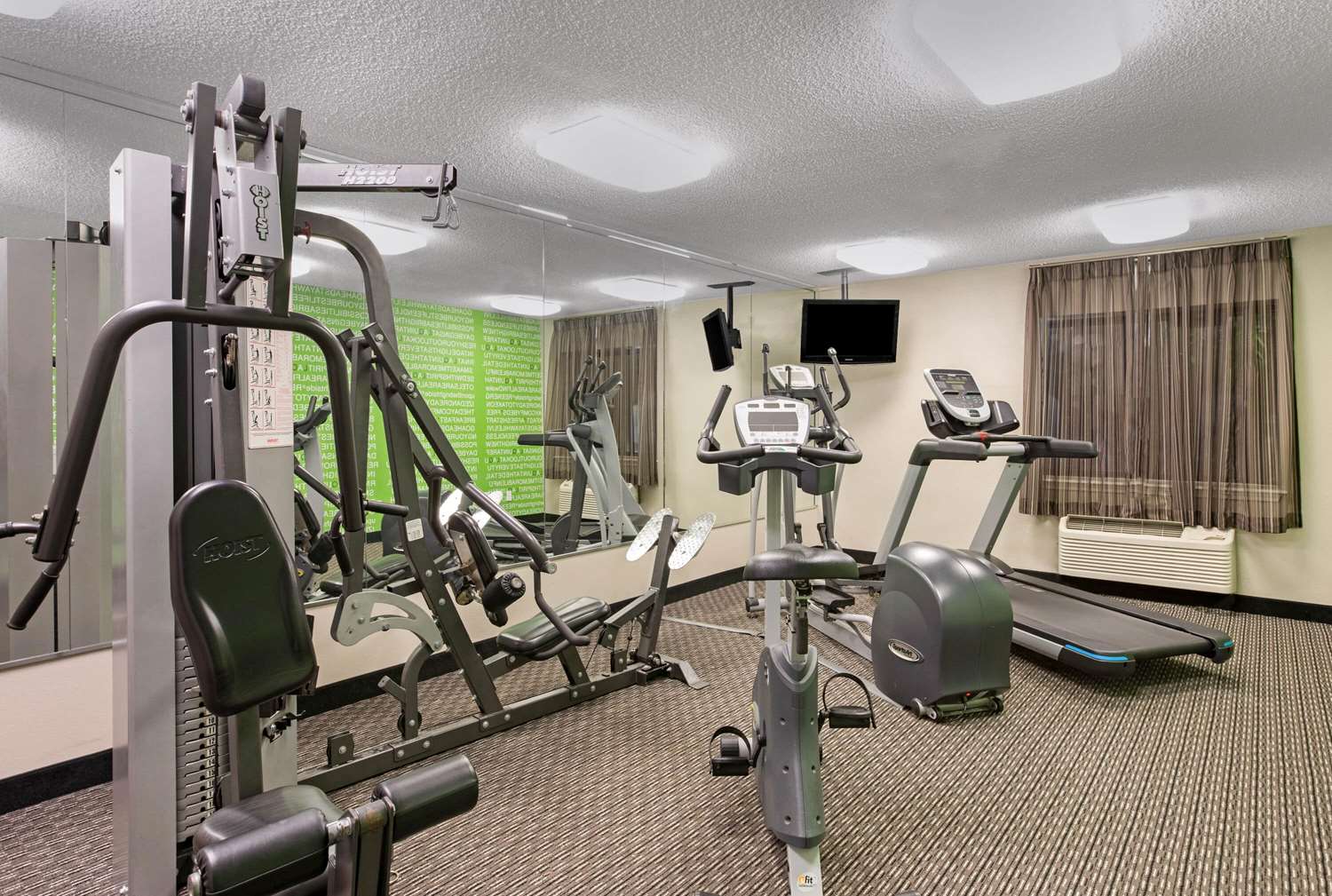La Quinta Inn & Suites by Wyndham N Little Rock-McCain Mall 30/63