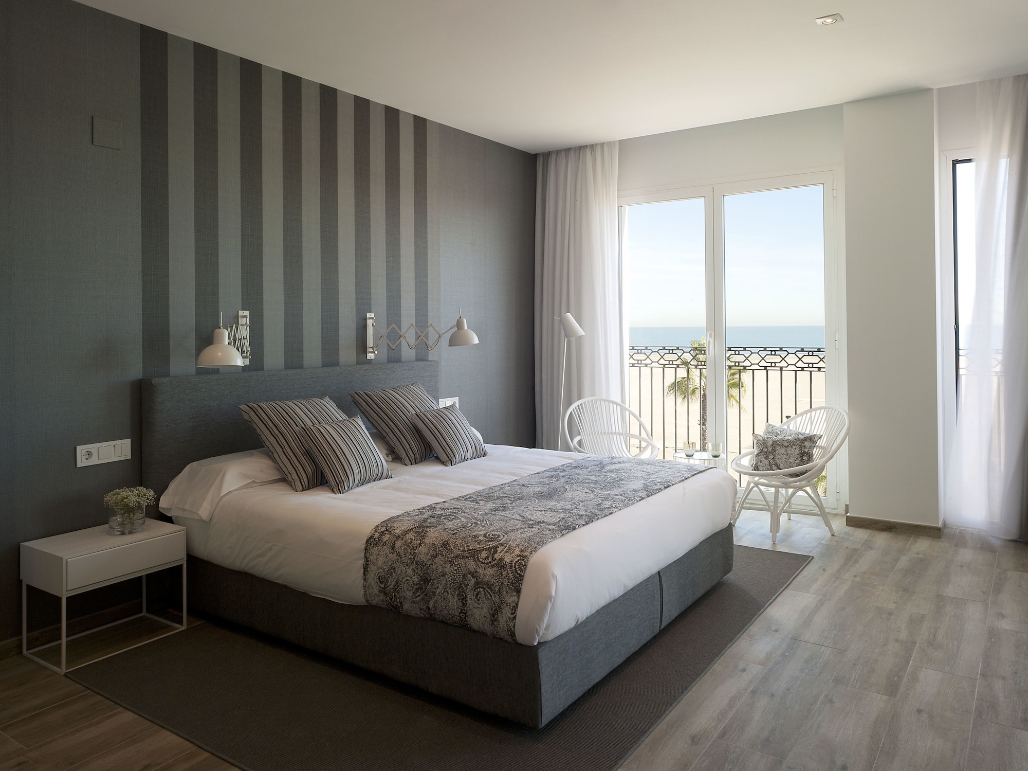 JUNIOR SUITE, SEA VIEW, JETTED TUB