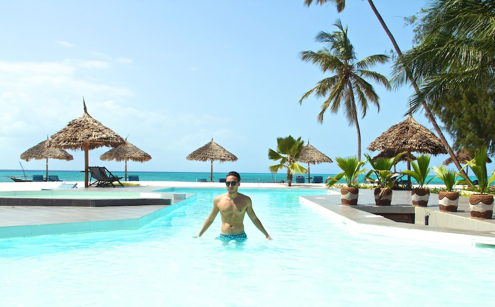 Smiles Beach Hotel 46/57