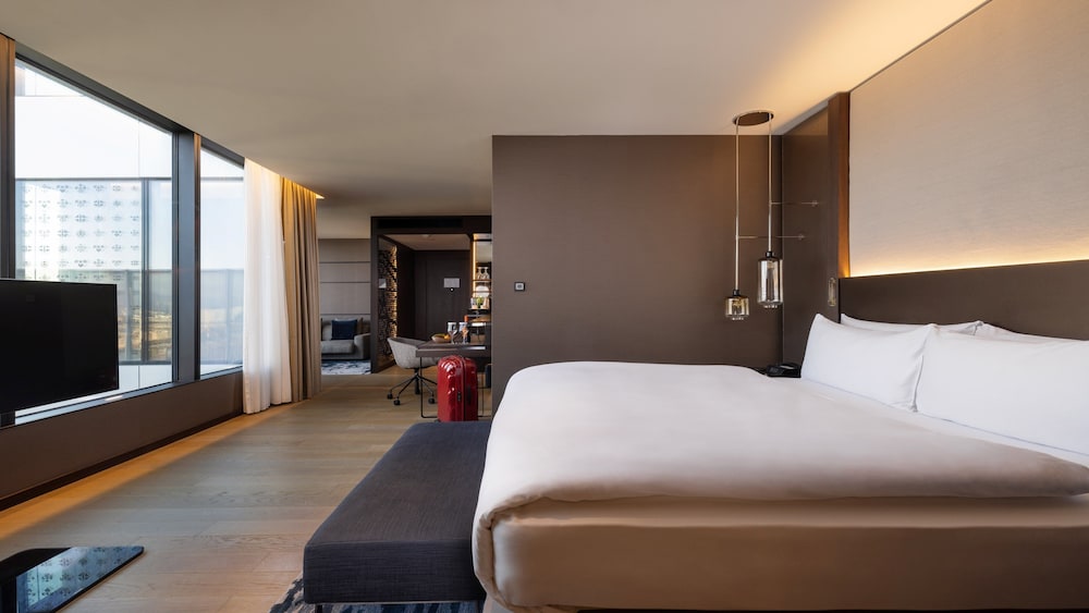 INTERCONTINENTAL LJUBLJANA 32/76