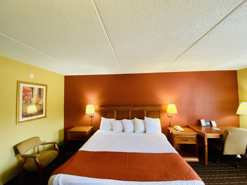 Days Inn by Wyndham Harriman 15/39