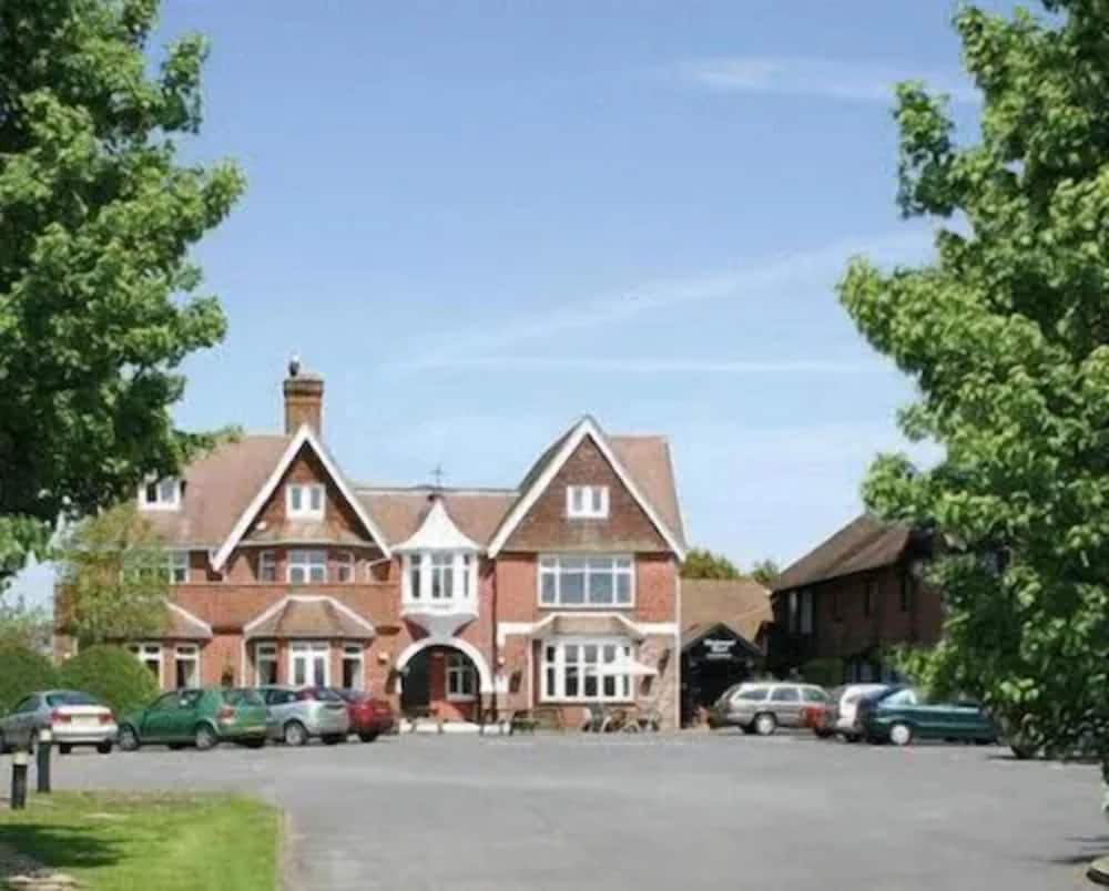 The Hickstead Hotel 1/19