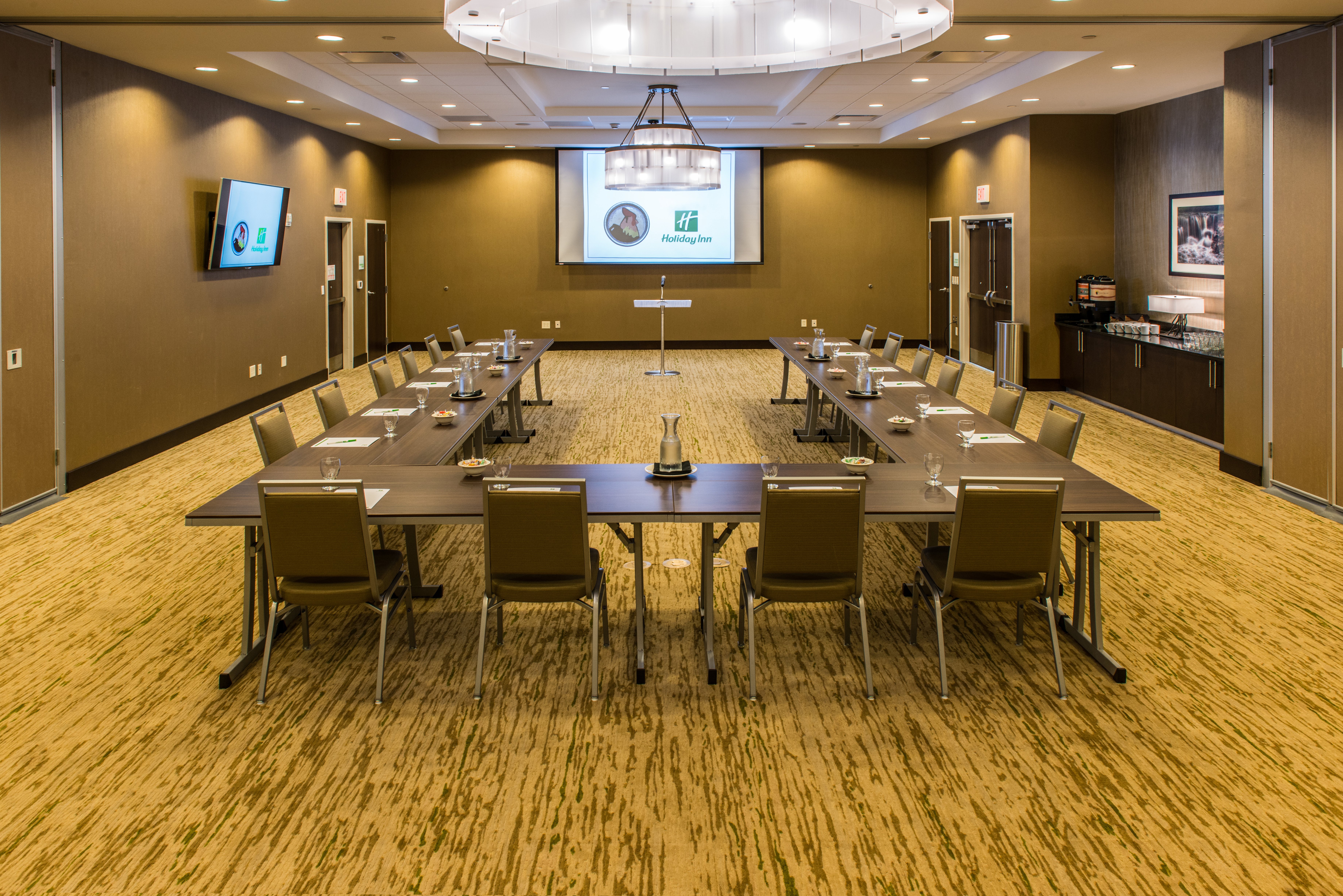 Holiday Inn Paducah Riverfront 67/78