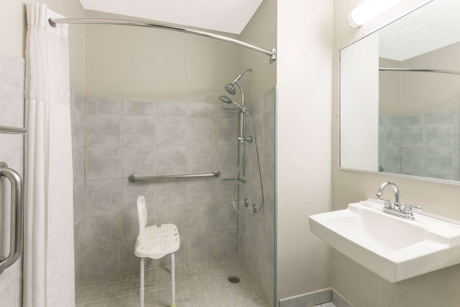 Baymont by Wyndham Henrietta/Rochester 15/16