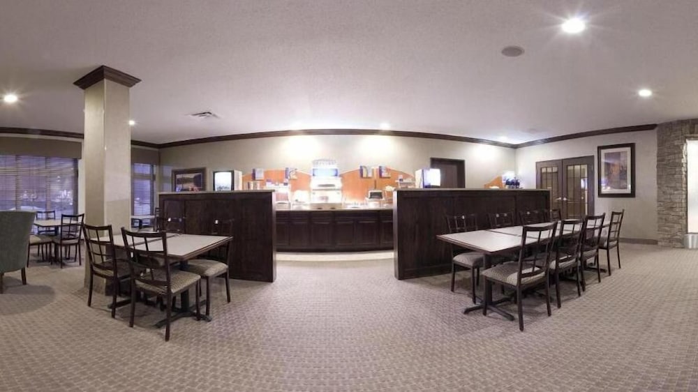 Holiday Inn Express Hotel And Suites Council Bluffs Conv Ctr Area 61/77