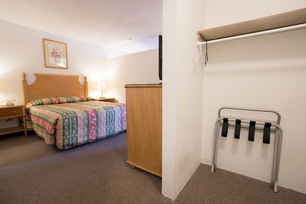 Seatac Inn and Airport Parking 18/44