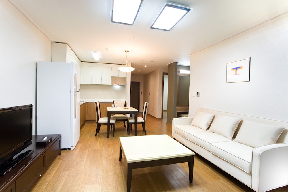 Mayhills Resort 33/50