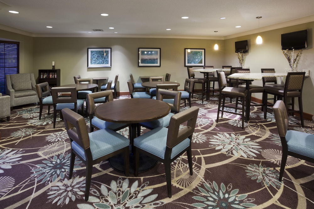 Candlewood Suites Eagan Arpt South - Mall Area, an IHG Hotel 56/68