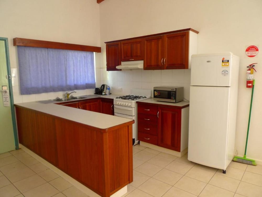 Madang Star International Hotel 6/60