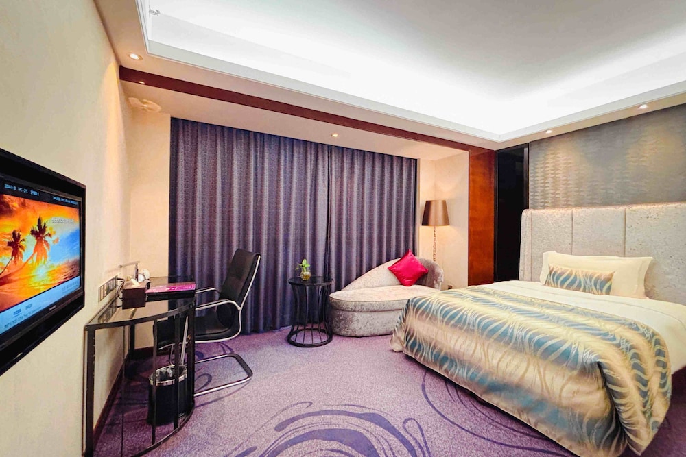 Boutique, King and Queen Bed