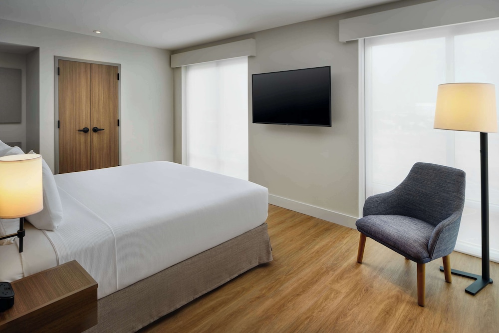 Hyatt Place Melbourne Airport 15/63
