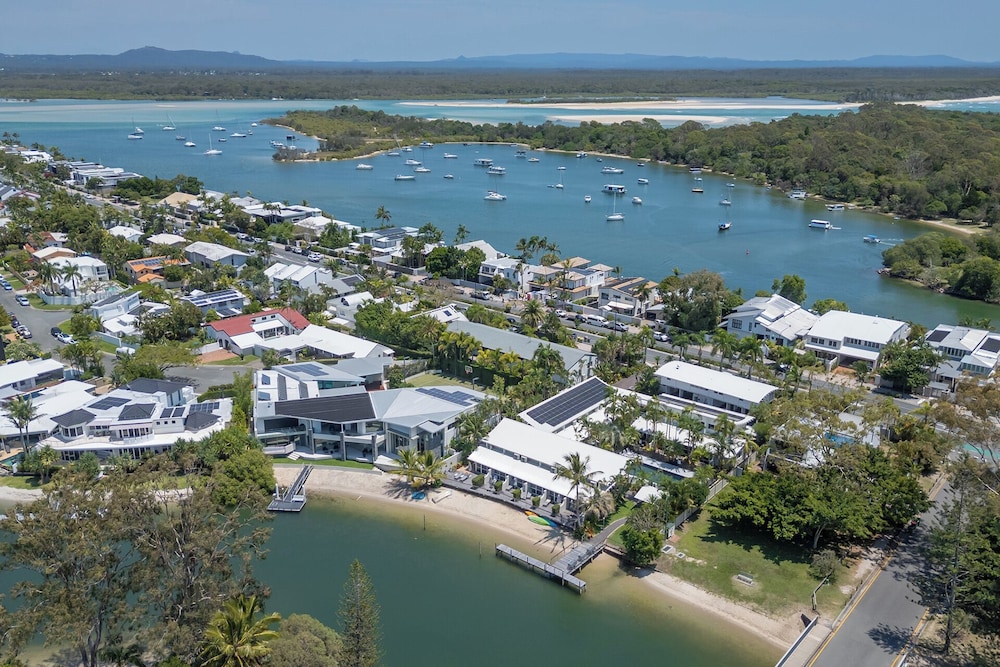 Caribbean Noosa Resort 55/68