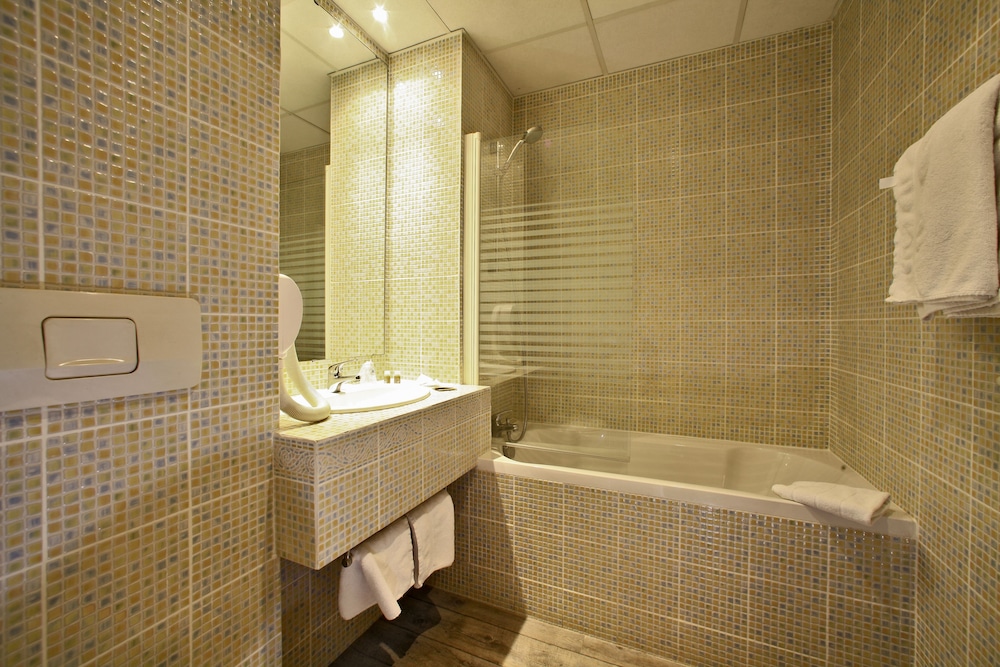 Hotel the Originals de Bordeaux Bergerac 41/68