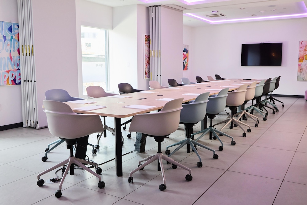 YOTEL Miami, Select by Hilton 39/48