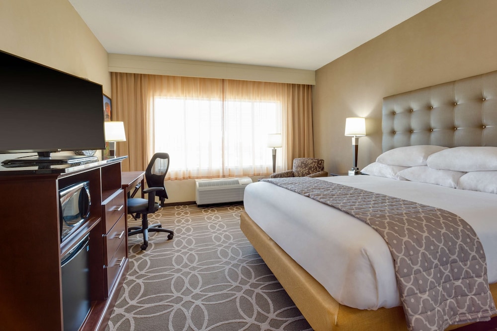 Room, King Bed, Bathtub, High Floor, Accessible