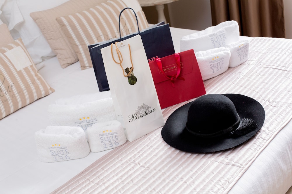 Suite 136 Luxury Rooms 36/50
