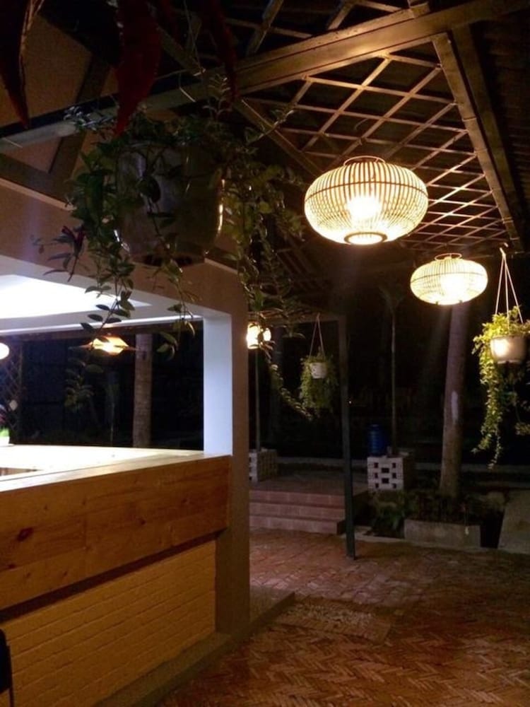 Coco Valley Hotel & Restaurant 11/64