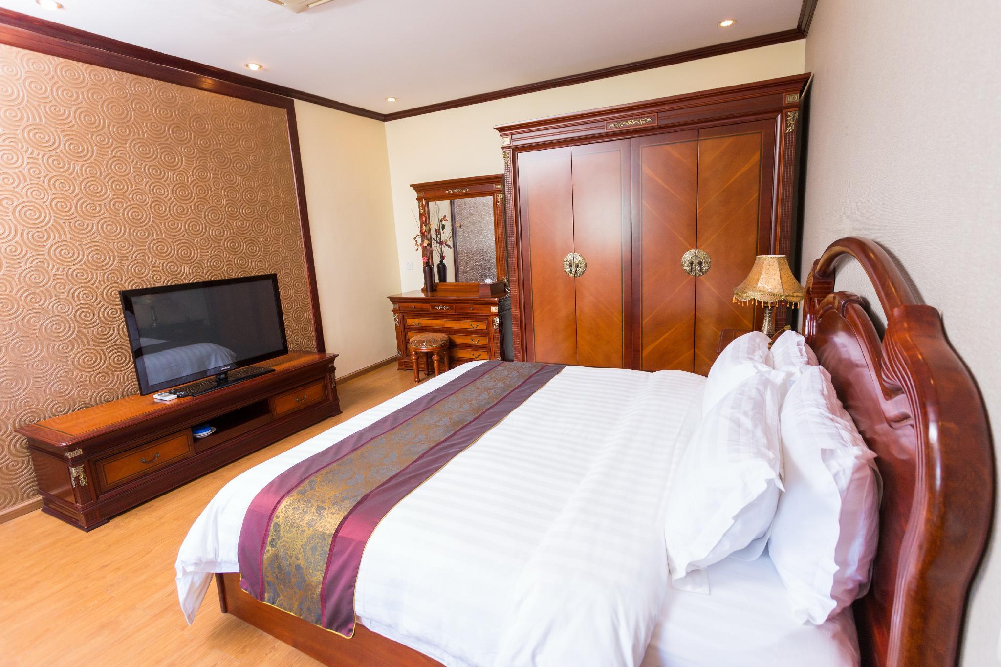 Executive, Suite