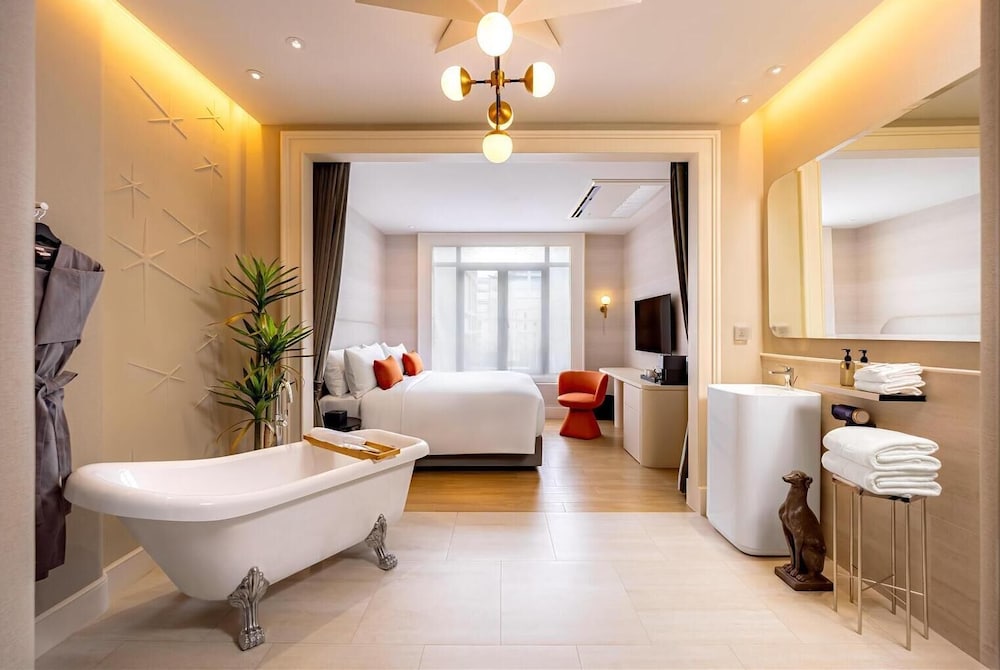 Aiden by Best Western Surawong Bangkok 42/48