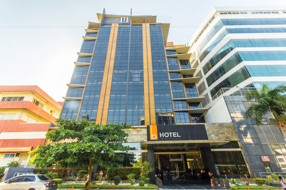 B Hotel Alabang 4/54