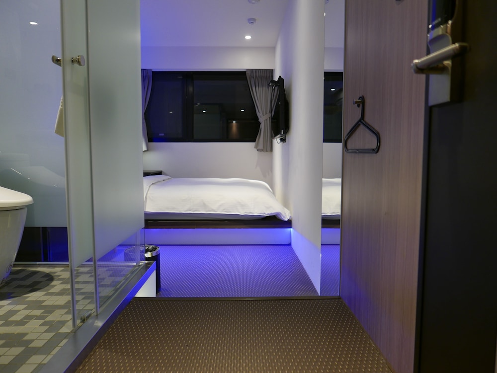 Ours Inn Ii 33/34